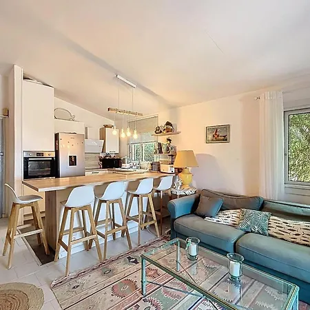 House With 2 Terraces And A Garden In *