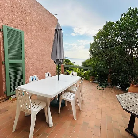 House With 2 Terraces And A Garden In