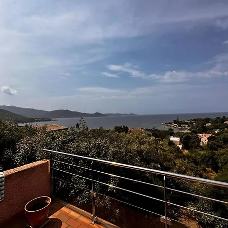 House With 2 Terraces And A Garden In Holiday home *
